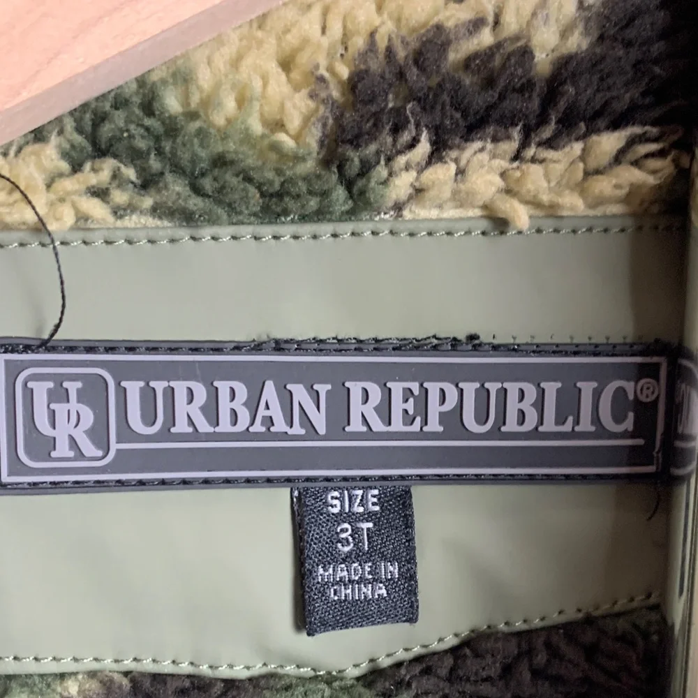Urban Republic Olive Camo Raincoat Boy's Size 3T Faux Fur Lined Hooded Fall